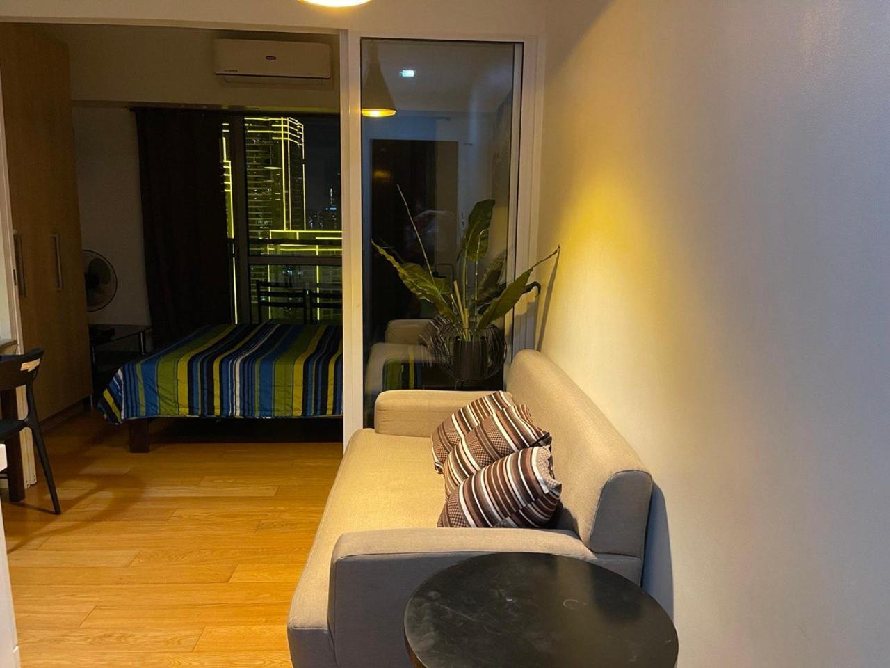 Great 1br Aqua Livingstone With Netflix, Pool & Gym Apartment *
